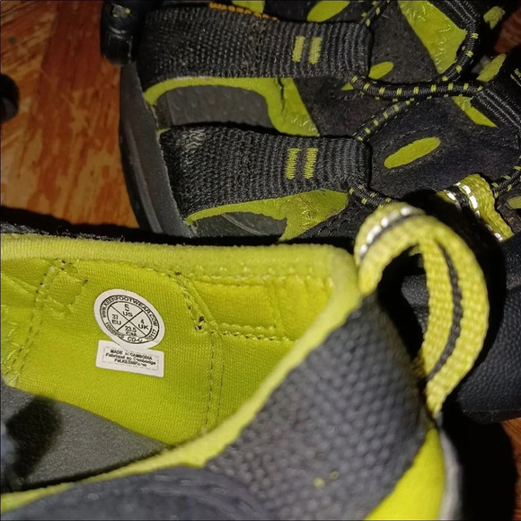 Big Kids Keen Trail Rugged Toggle Pulls Sandals Black Poison Green Shoes US 5. - Picture 9 of 9